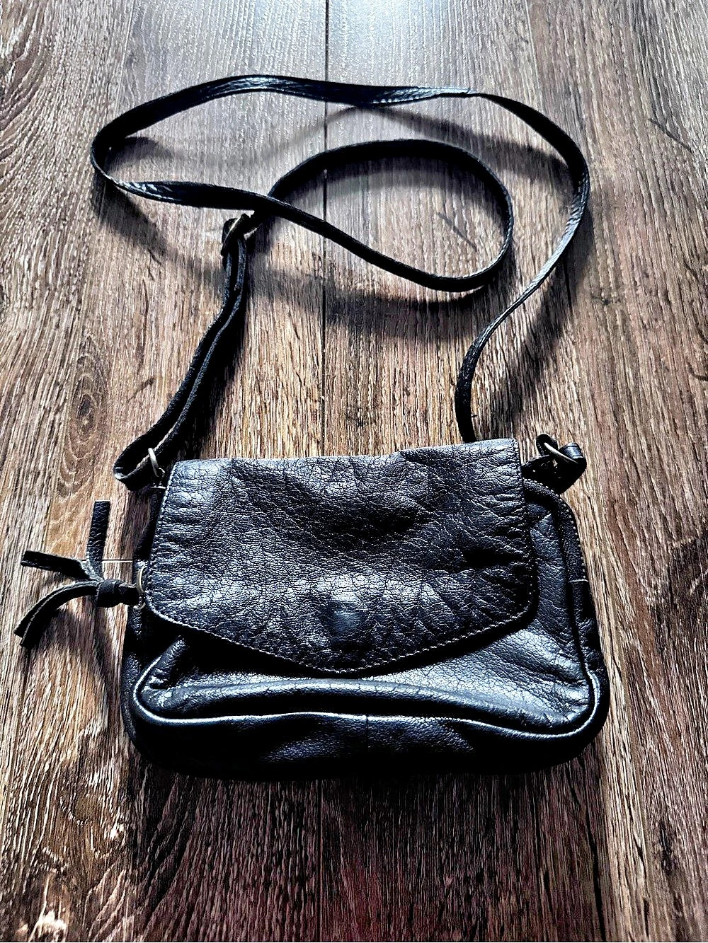Day & Mood Kelly Crossbody Black Leather Crossbody Bag